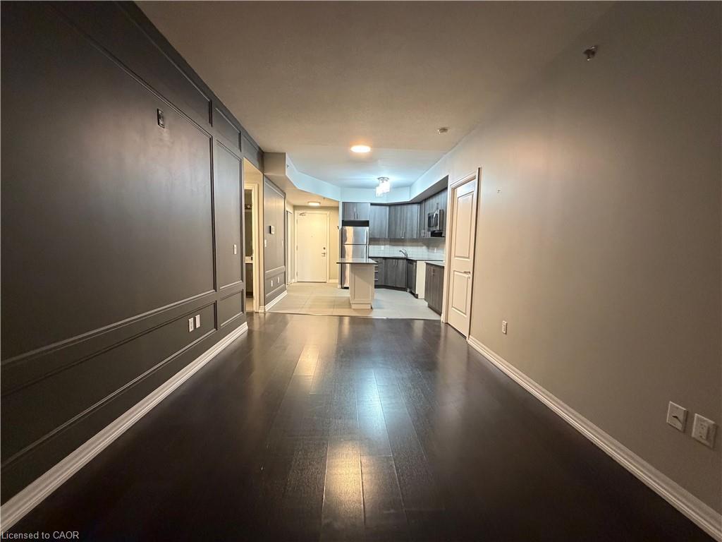 810-560 North Service Road, Grimsby, ON - Indoor Photo Showing Other Room