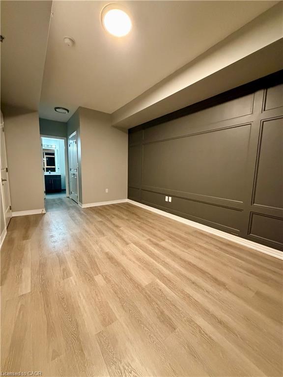 810-560 North Service Road, Grimsby, ON - Indoor Photo Showing Other Room