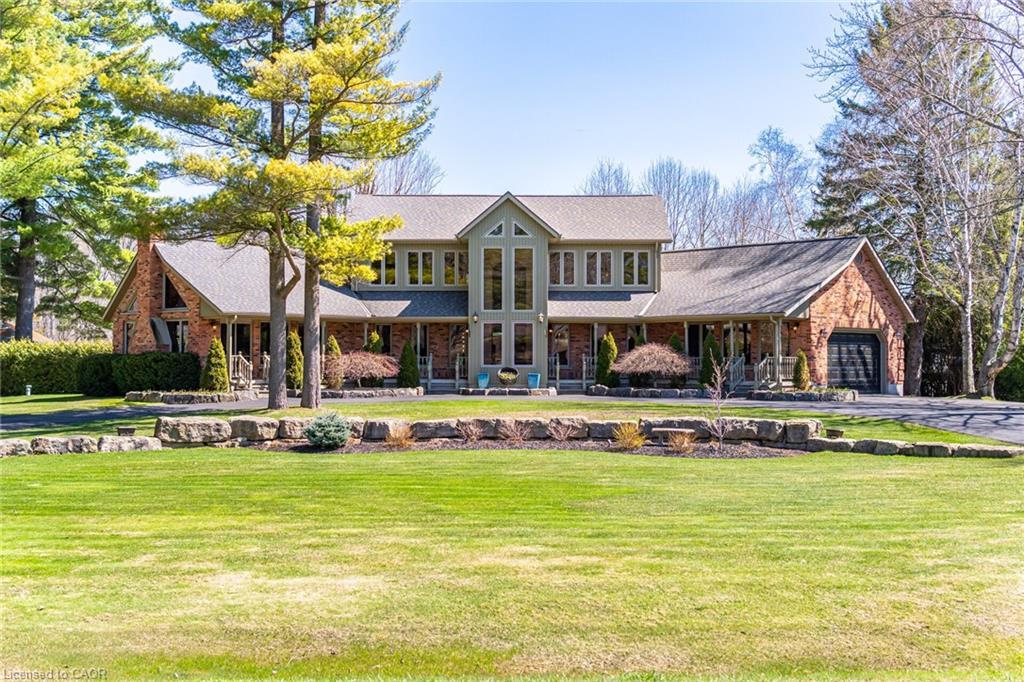 587 Hillcrest Road, Simcoe, ON - Outdoor With Deck Patio Veranda With Facade