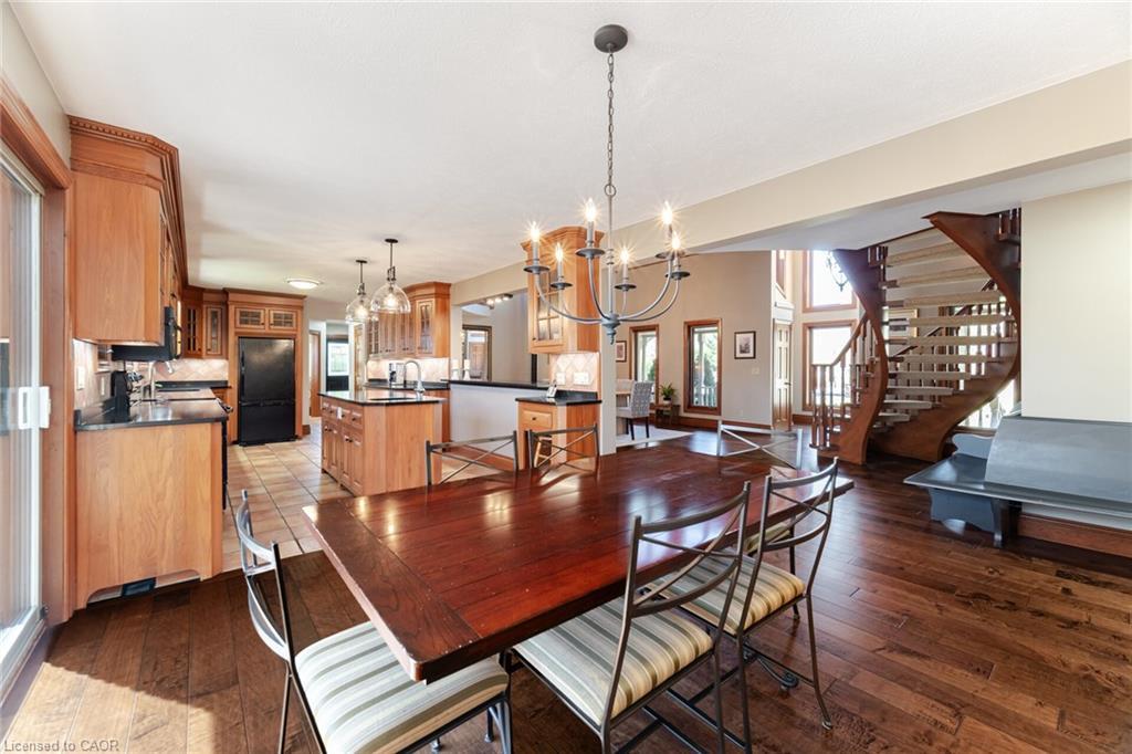 587 Hillcrest Road, Simcoe, ON - Indoor Photo Showing Dining Room