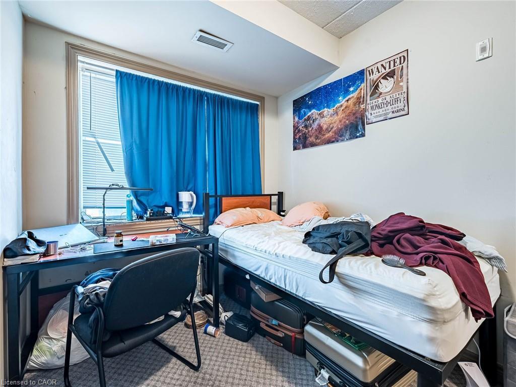 206-251 Lester Street, Waterloo, ON - Indoor Photo Showing Bedroom