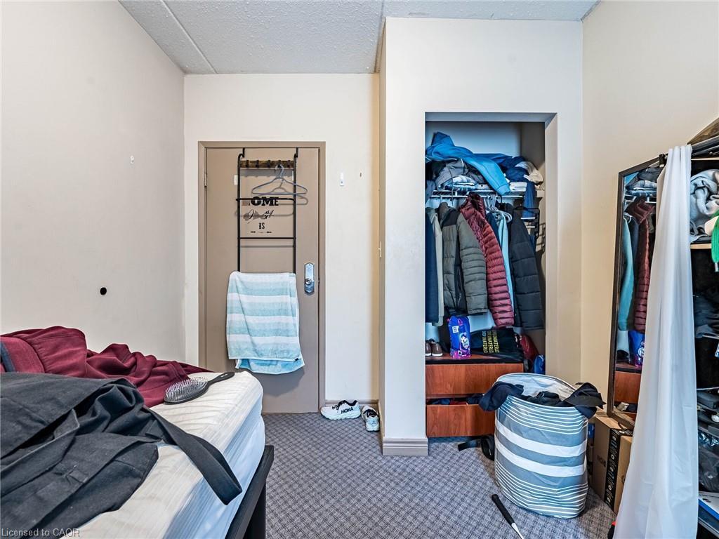 206-251 Lester Street, Waterloo, ON - Indoor Photo Showing Bedroom