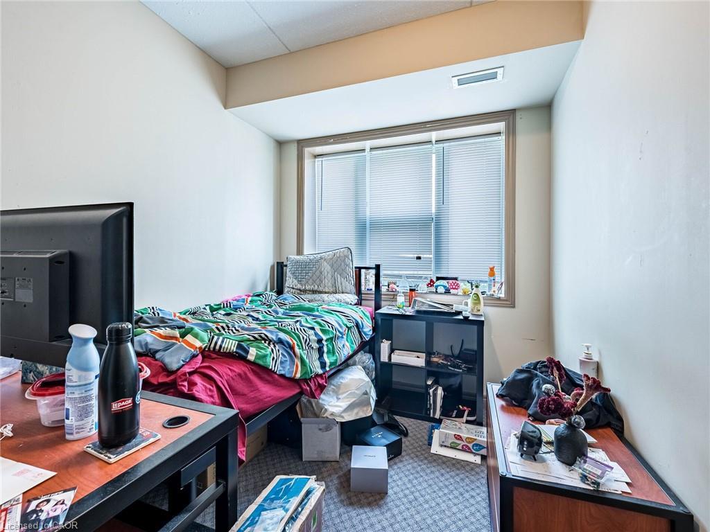 206-251 Lester Street, Waterloo, ON - Indoor Photo Showing Bedroom