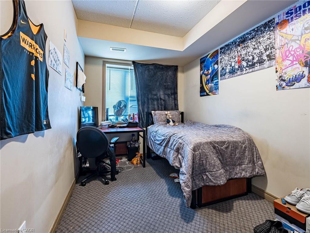206-251 Lester Street, Waterloo, ON - Indoor Photo Showing Bedroom