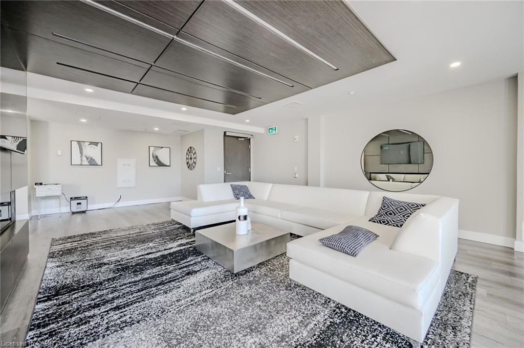 610-15 Queen Street S, Hamilton, ON - Indoor