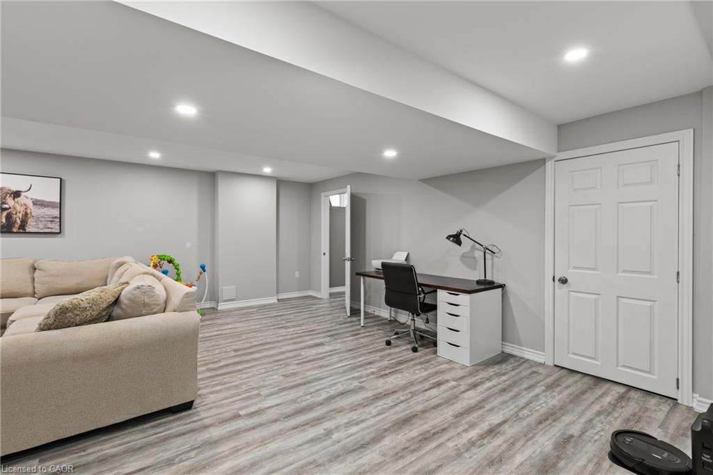 Lower-62 Esther Crescent, Thorold, ON - Indoor