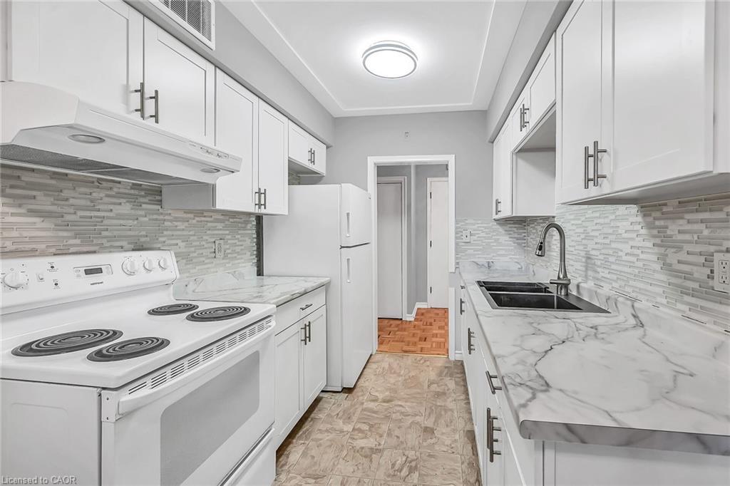 103-11 Woodman Drive S, Hamilton, ON - Indoor Photo Showing Kitchen With Double Sink