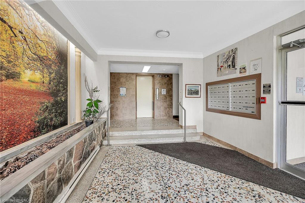 103-11 Woodman Drive S, Hamilton, ON - Indoor Photo Showing Other Room