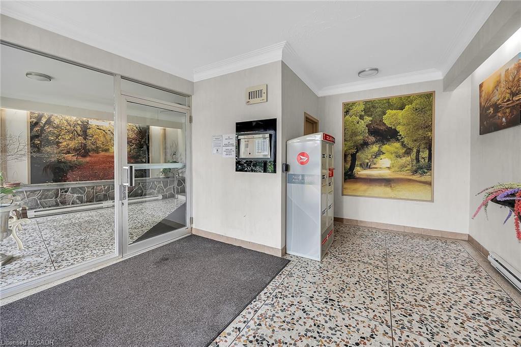 103-11 Woodman Drive S, Hamilton, ON - With Exterior