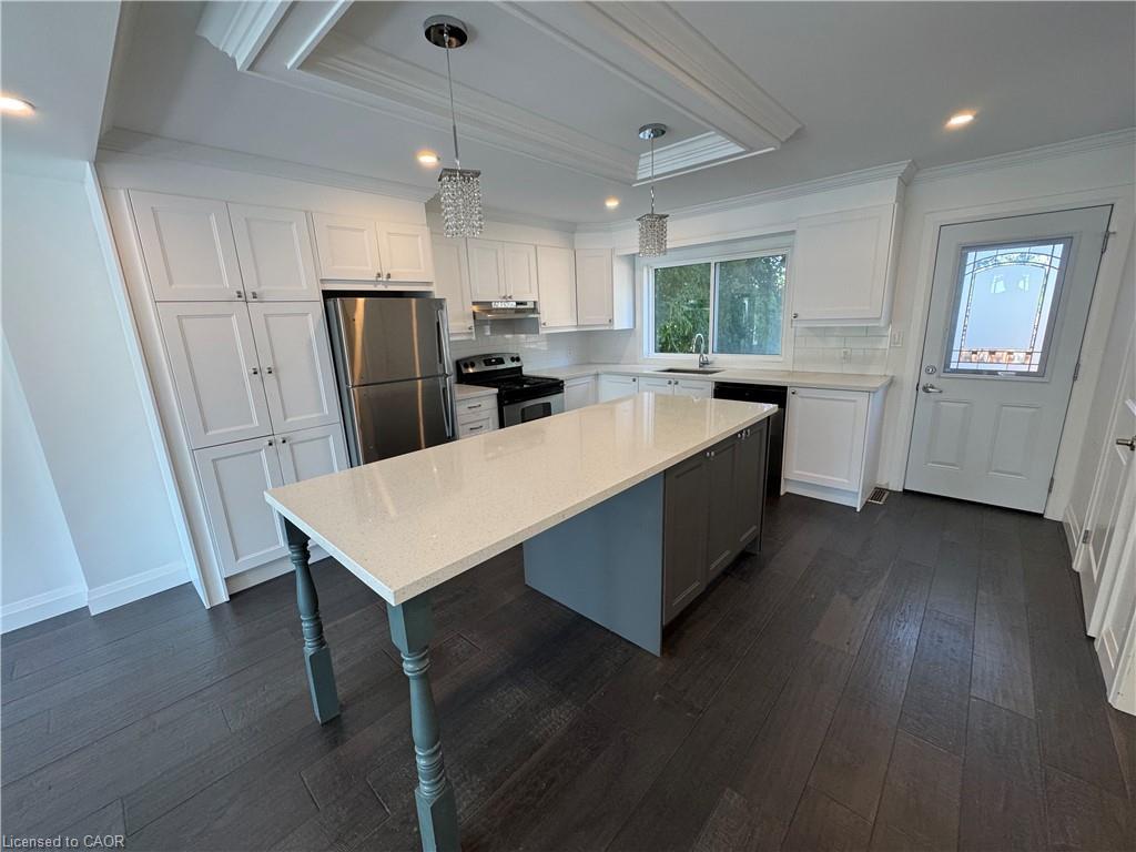 4-1212 Guelph Line, Burlington, ON - Indoor Photo Showing Kitchen With Upgraded Kitchen