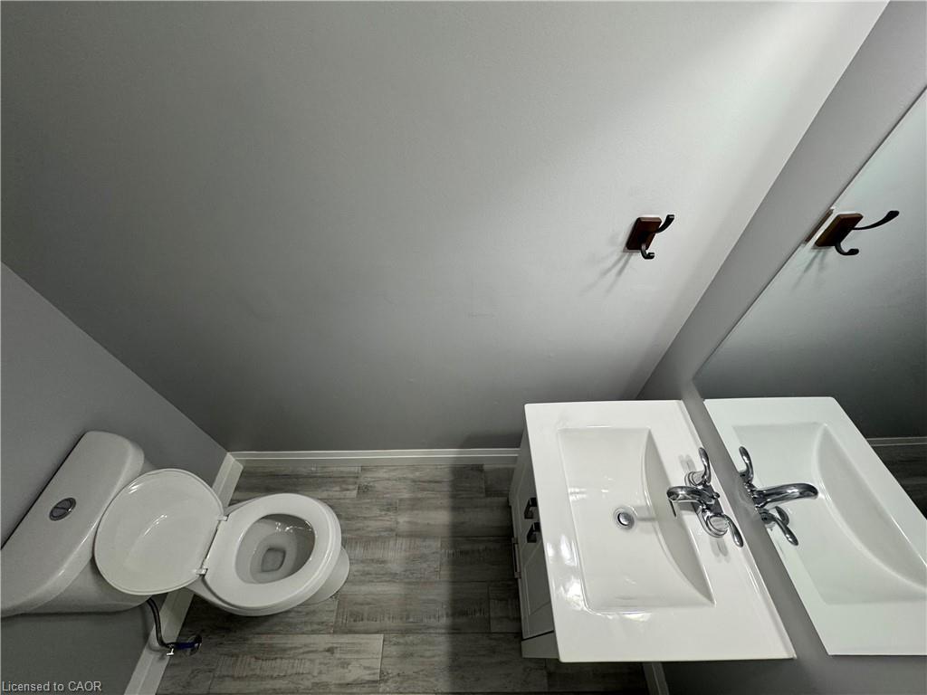 4-1212 Guelph Line, Burlington, ON - Indoor