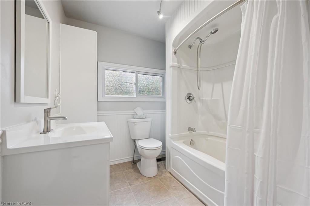 41 Rose Street, Kitchener, ON - Indoor Photo Showing Bathroom