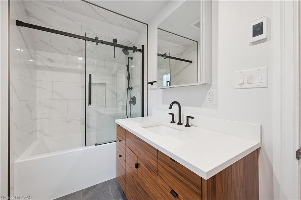 41 Rose Street, Kitchener, ON - Indoor Photo Showing Bathroom