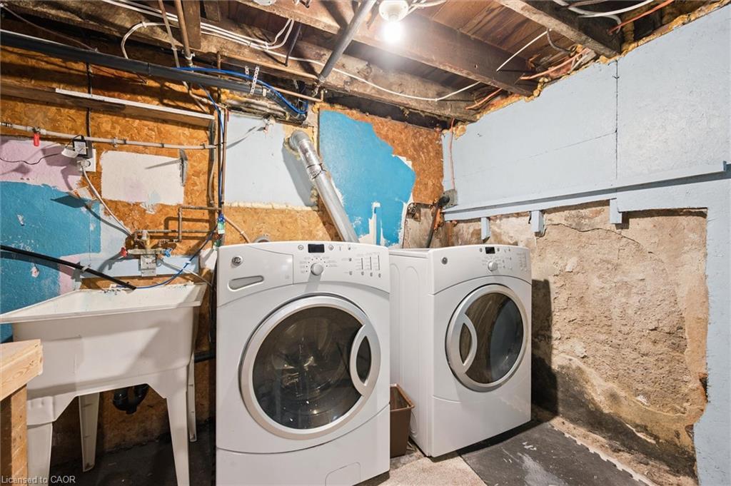 41 Rose Street, Kitchener, ON - Indoor Photo Showing Laundry Room