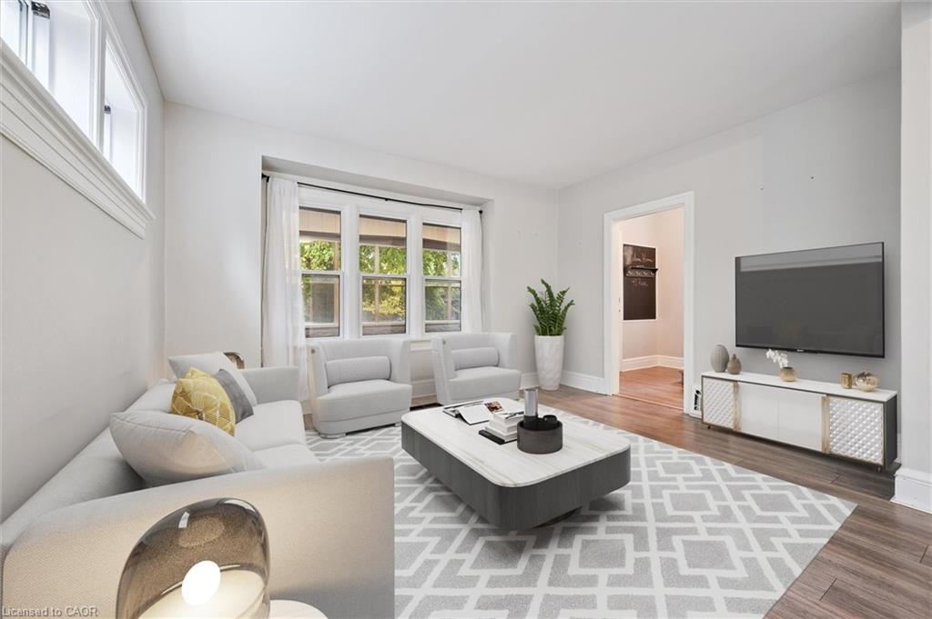 41 Rose Street, Kitchener, ON - Indoor Photo Showing Living Room