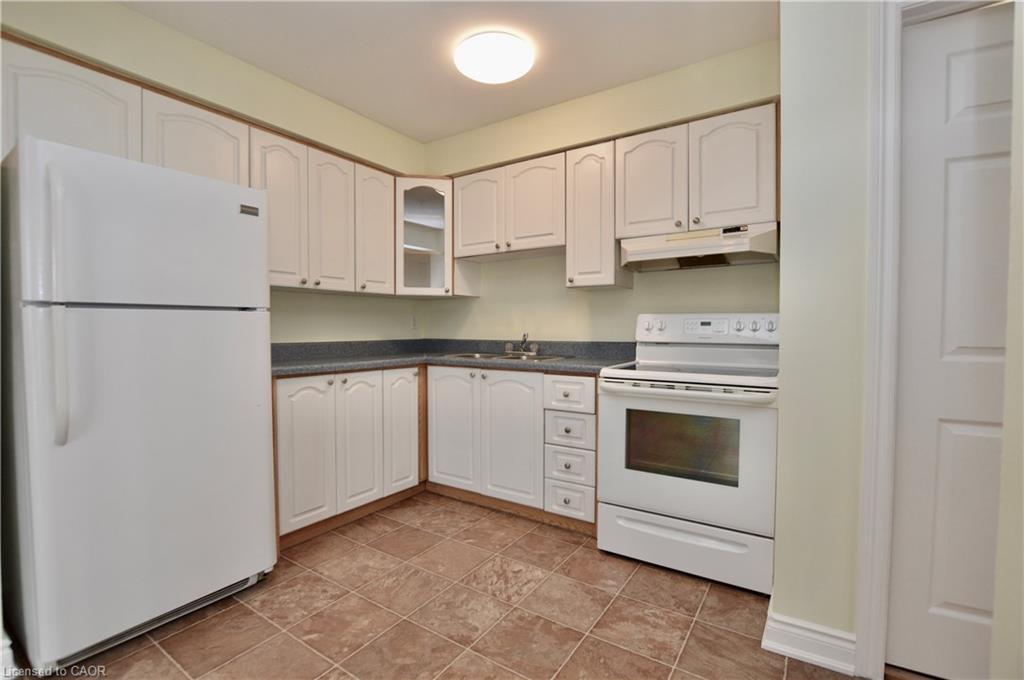 2-977 Francis Road, Burlington, ON - Indoor Photo Showing Kitchen With Double Sink