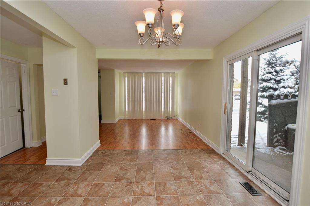 2-977 Francis Road, Burlington, ON - Indoor Photo Showing Other Room