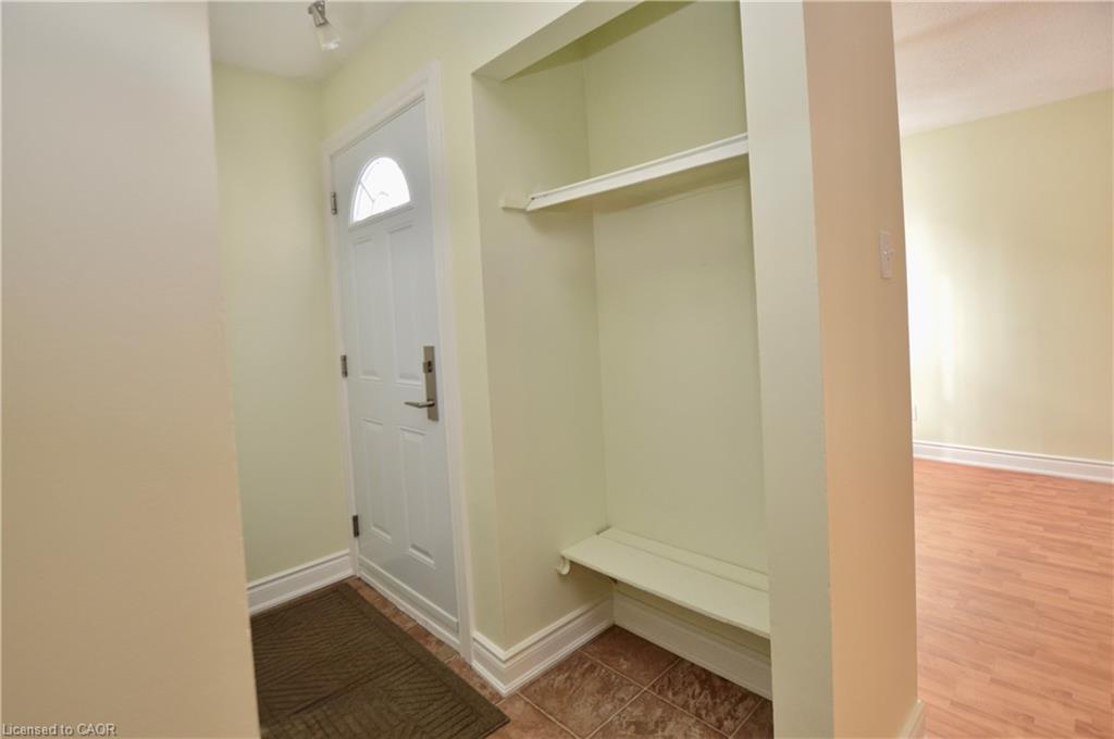 2-977 Francis Road, Burlington, ON - Indoor Photo Showing Other Room