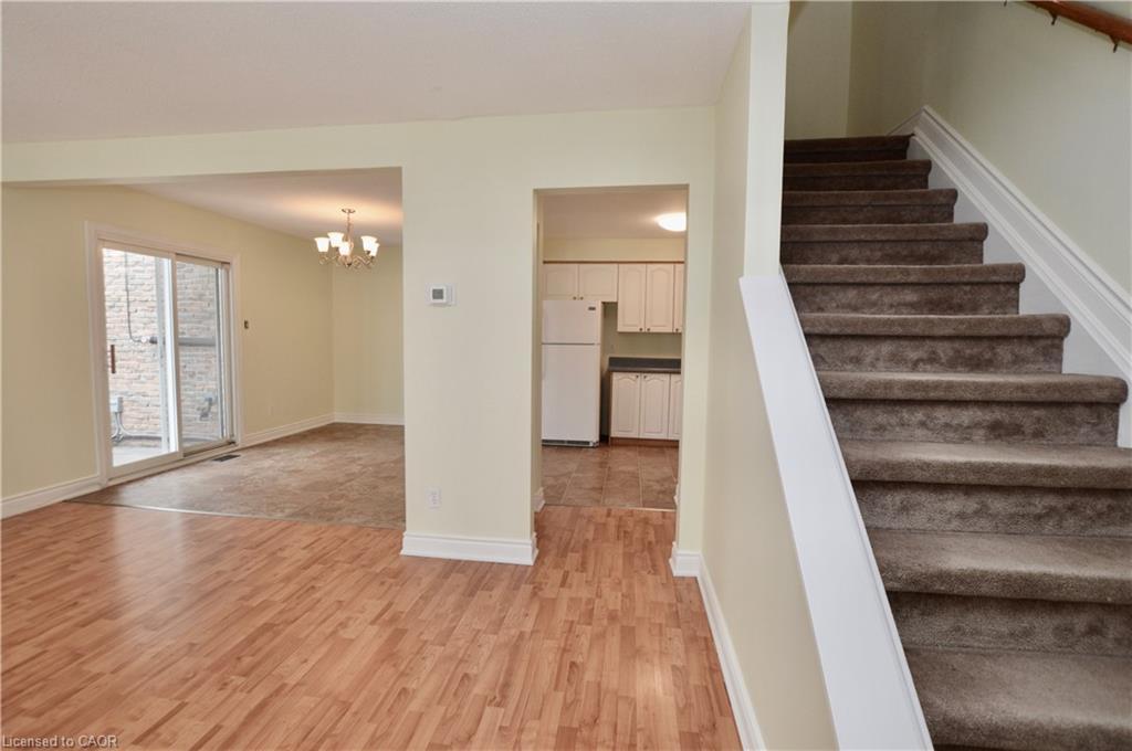 2-977 Francis Road, Burlington, ON - Indoor Photo Showing Other Room