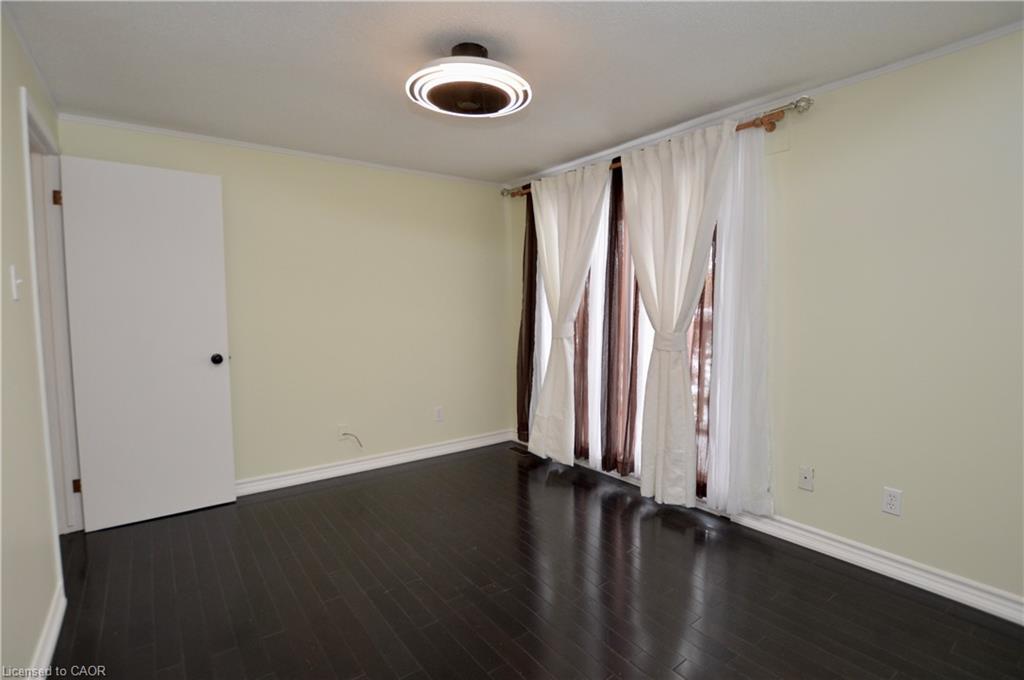 2-977 Francis Road, Burlington, ON - Indoor Photo Showing Other Room