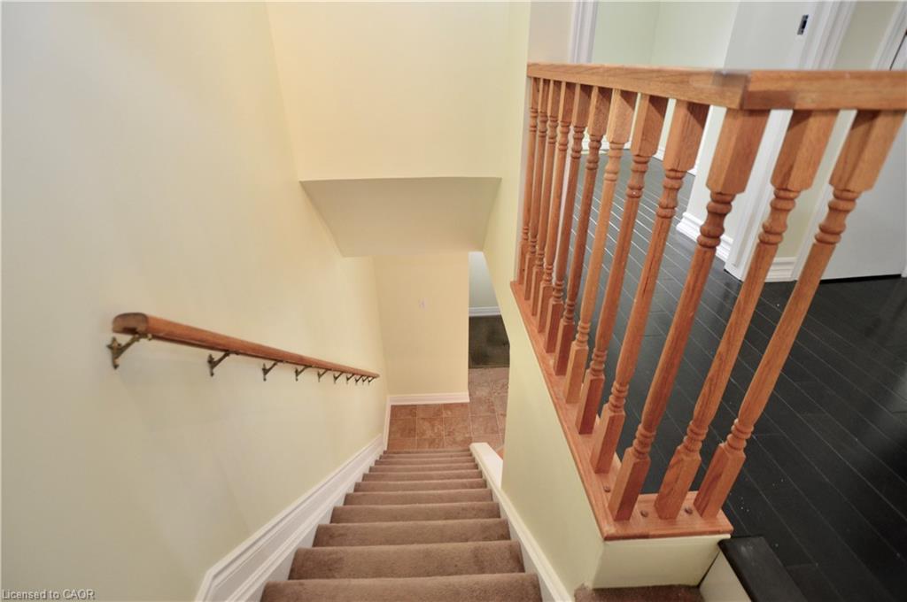 2-977 Francis Road, Burlington, ON - Indoor Photo Showing Other Room