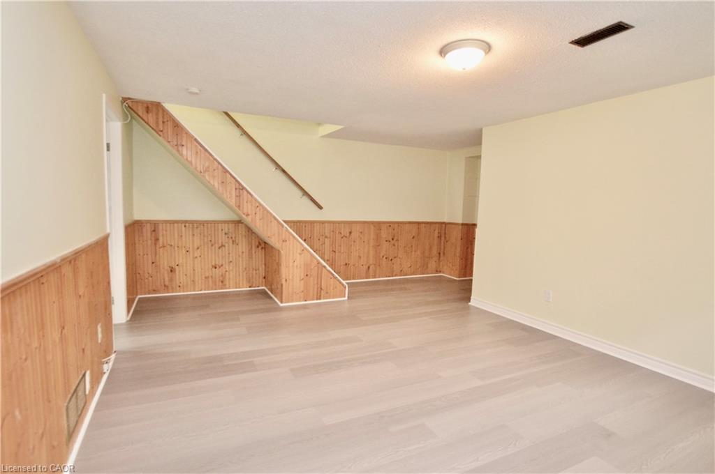 2-977 Francis Road, Burlington, ON - Indoor Photo Showing Other Room
