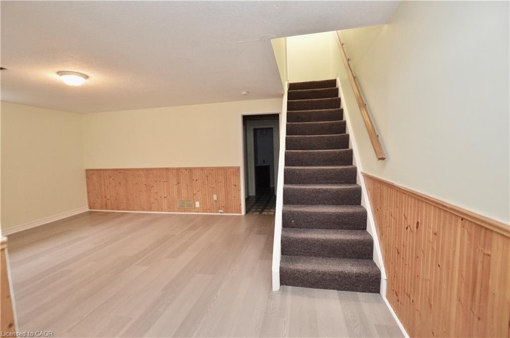 2-977 Francis Road, Burlington, ON - Indoor Photo Showing Other Room