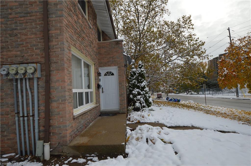 2-977 Francis Road, Burlington, ON - Outdoor