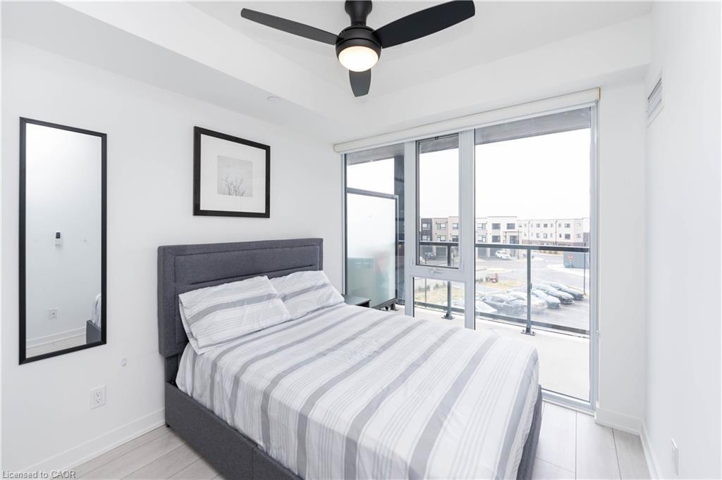 B317-3200 Dakota Common, Burlington, ON - Indoor Photo Showing Bedroom