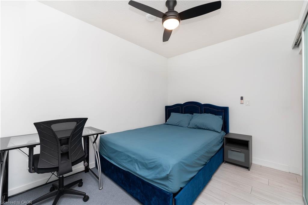 B317-3200 Dakota Common, Burlington, ON - Indoor Photo Showing Bedroom