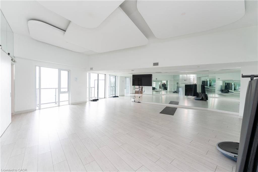 B317-3200 Dakota Common, Burlington, ON - Indoor