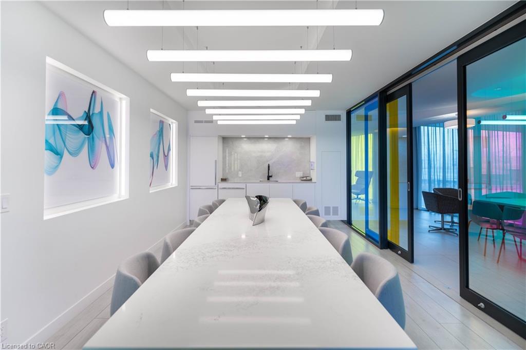 B317-3200 Dakota Common, Burlington, ON - Indoor Photo Showing Other Room