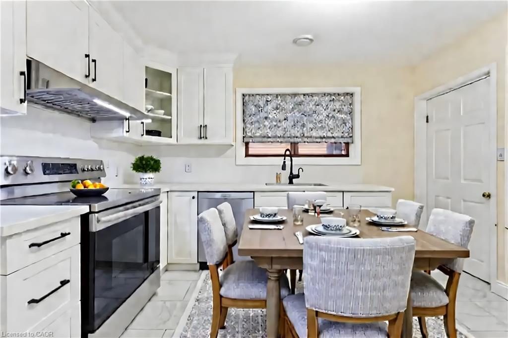 392 Wellington Street, Brantford, ON - Indoor