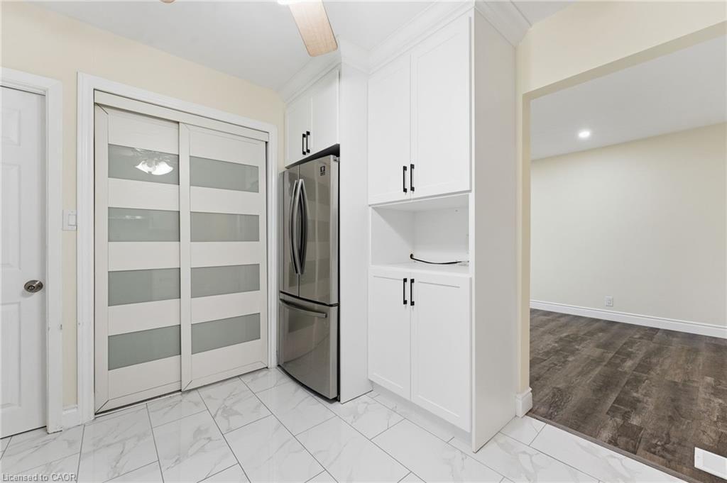 392 Wellington Street, Brantford, ON - Indoor