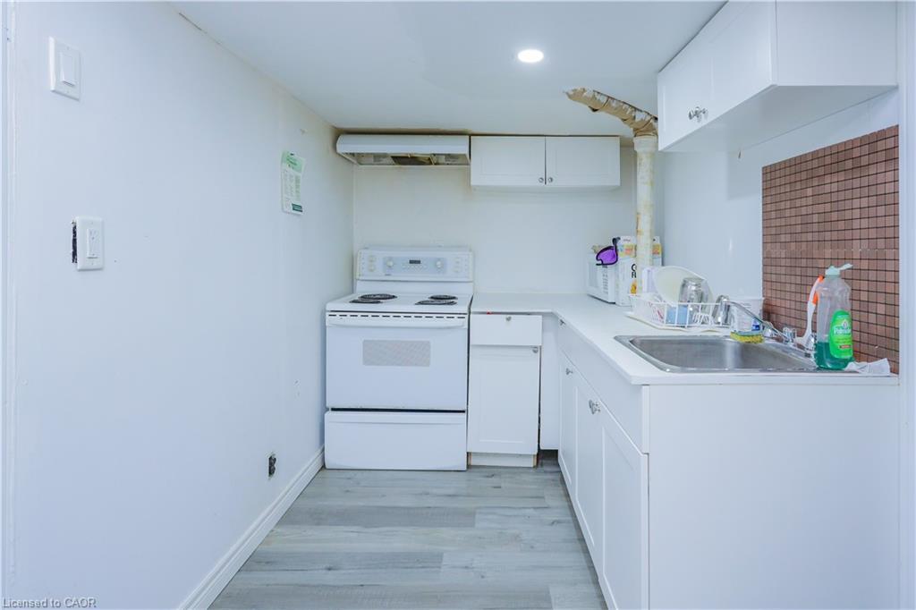 392 Wellington Street, Brantford, ON - Indoor