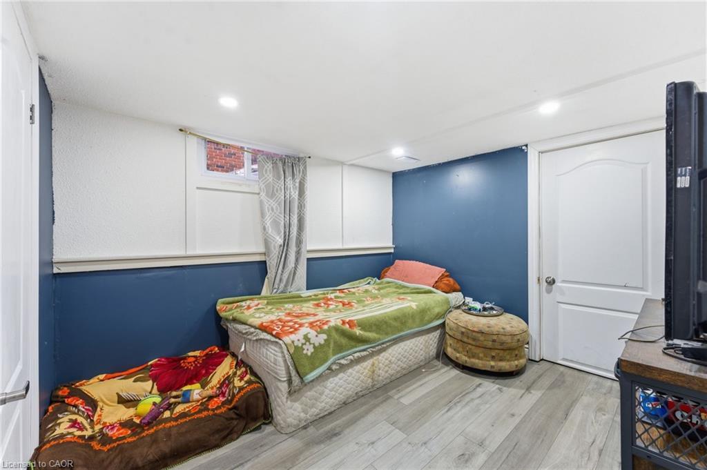 392 Wellington Street, Brantford, ON - Indoor