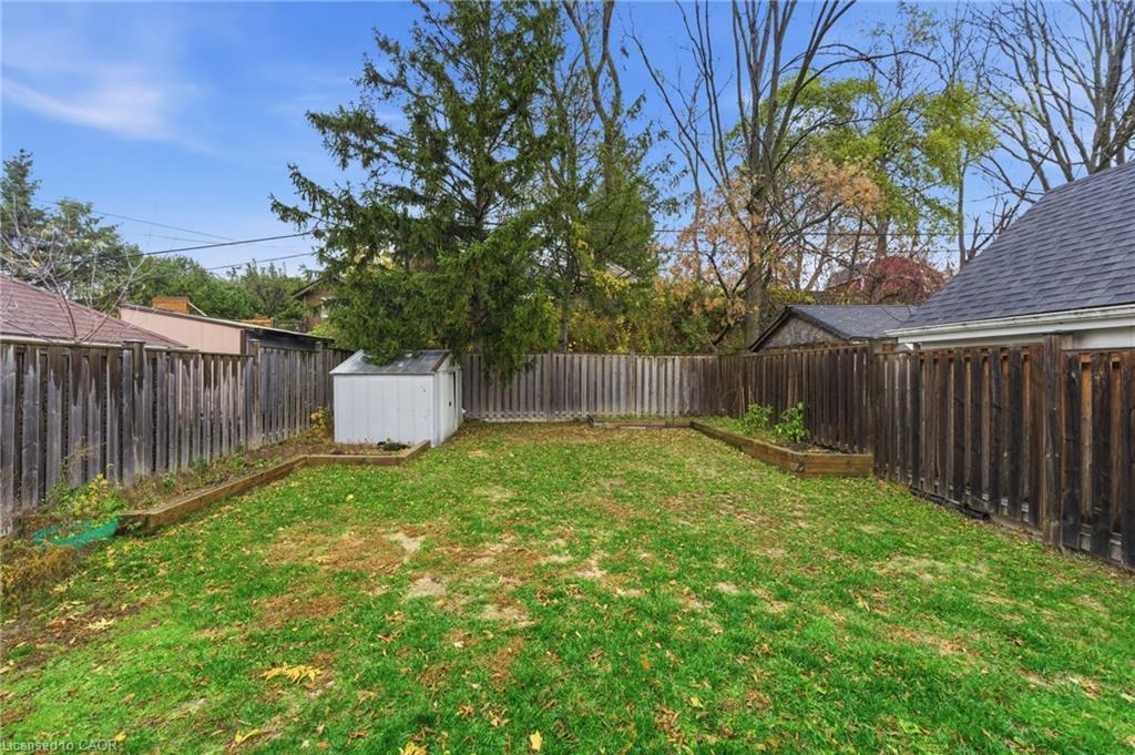 392 Wellington Street, Brantford, ON - Outdoor With Backyard