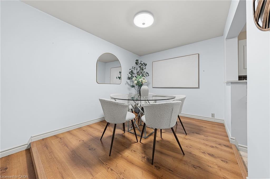 410-500 Westmount Road W, Kitchener, ON - Indoor Photo Showing Dining Room