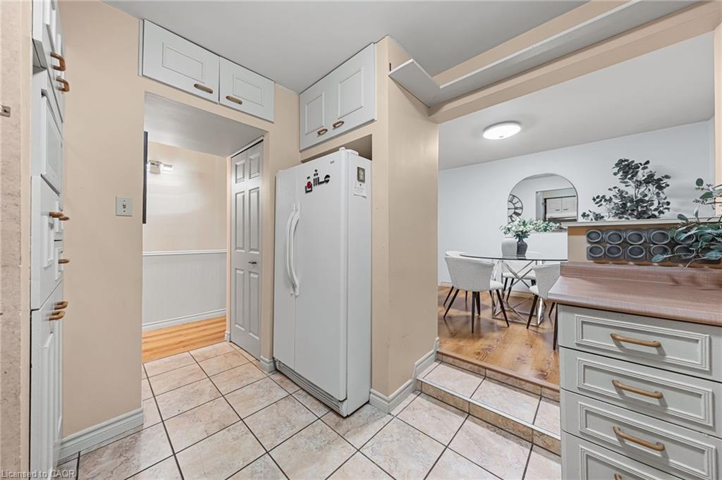 410-500 Westmount Road W, Kitchener, ON - Indoor