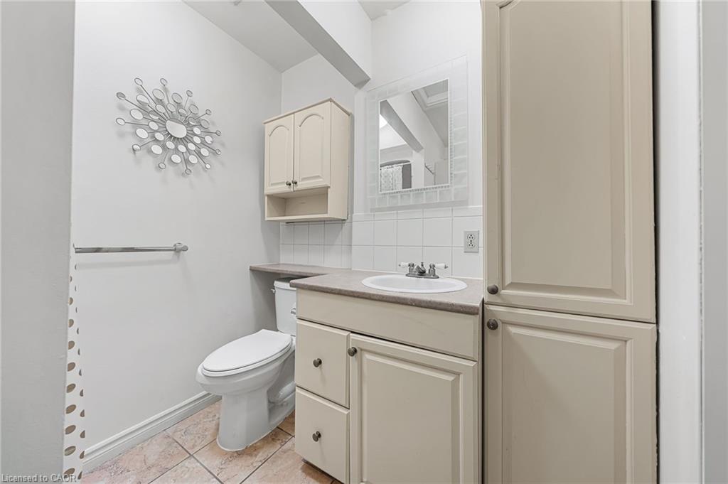 410-500 Westmount Road W, Kitchener, ON - Indoor Photo Showing Bathroom