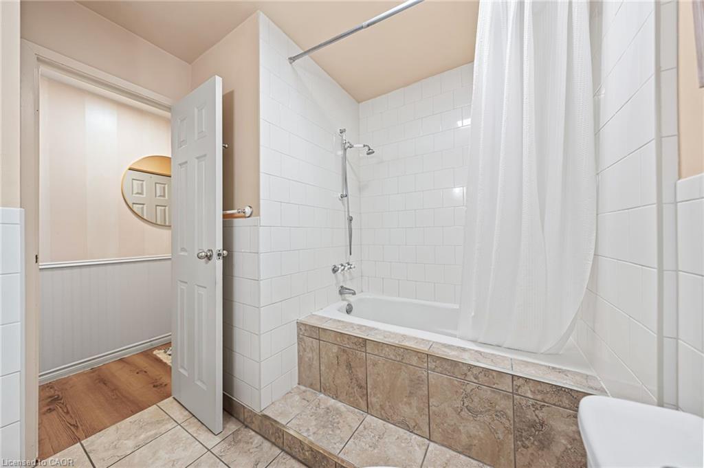 410-500 Westmount Road W, Kitchener, ON - Indoor Photo Showing Bathroom