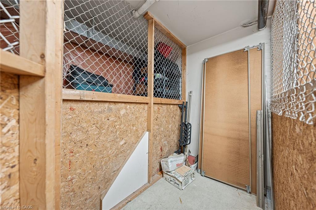 410-500 Westmount Road W, Kitchener, ON - Indoor