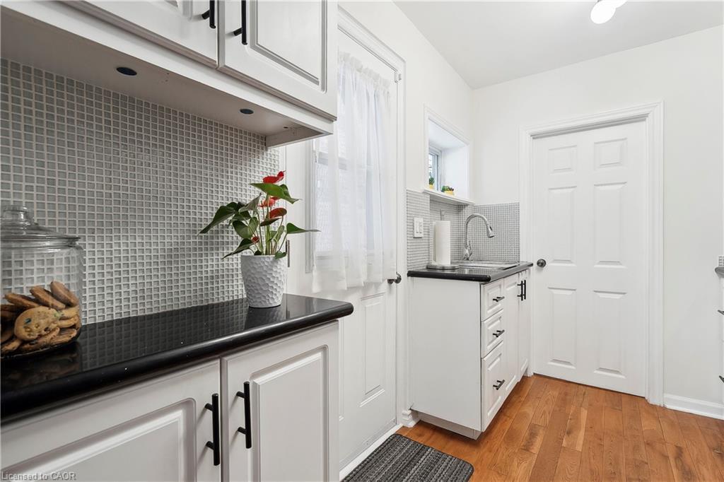 75 Ray Street N, Hamilton, ON - Indoor Photo Showing Kitchen