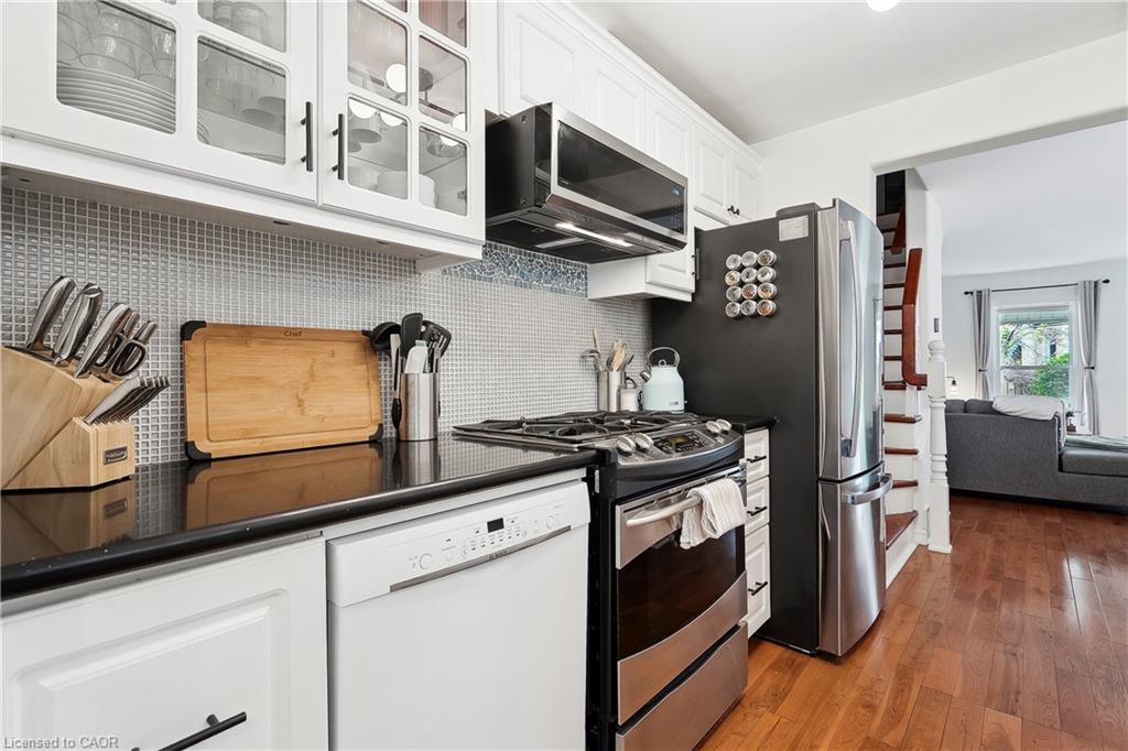 75 Ray Street N, Hamilton, ON - Indoor Photo Showing Kitchen With Upgraded Kitchen