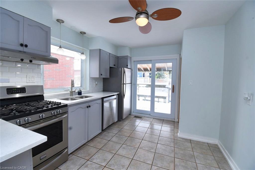 158 Howe Avenue, Hamilton, ON - Indoor Photo Showing Kitchen With Double Sink