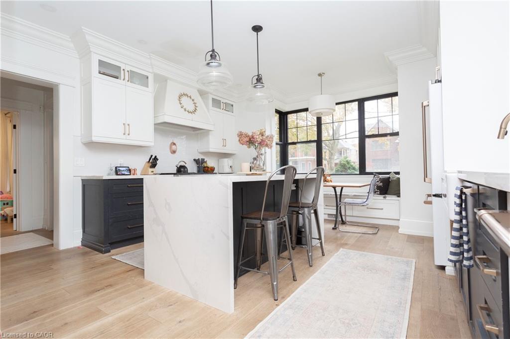 1406 Ontario Street, Burlington, ON - Indoor Photo Showing Other Room