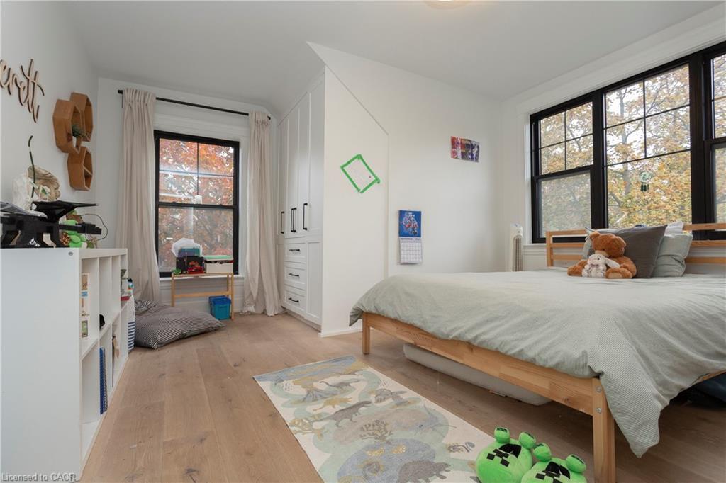 1406 Ontario Street, Burlington, ON - Indoor Photo Showing Bedroom