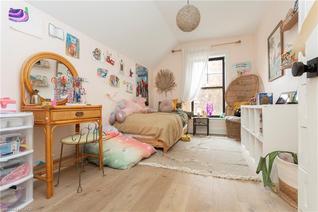 1406 Ontario Street, Burlington, ON - Indoor Photo Showing Bedroom