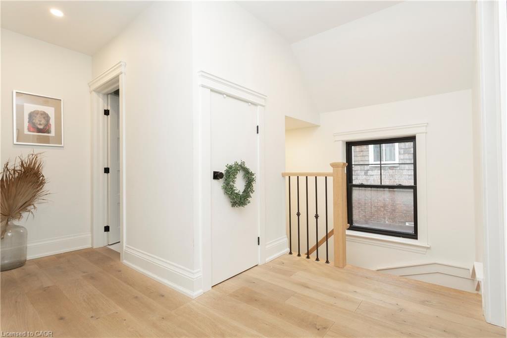 1406 Ontario Street, Burlington, ON - Indoor Photo Showing Other Room