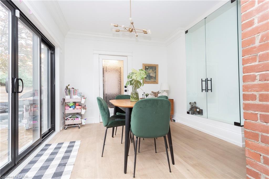1406 Ontario Street, Burlington, ON - Indoor Photo Showing Dining Room